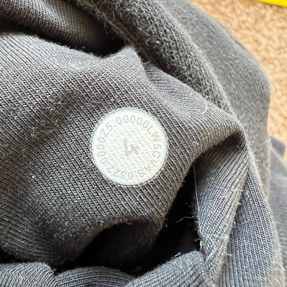 Lululemon Women's Size 4 Scuba Mid Rise Oversized Jogger in Black